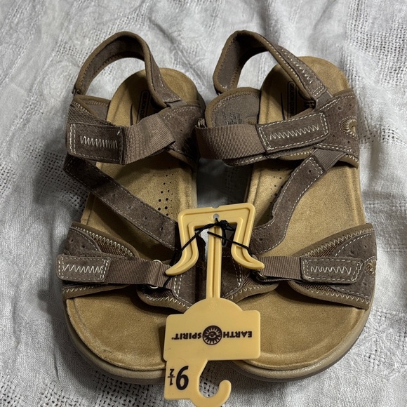 Earth Spirit Brown Women's Sandals - Picture 1 of 10